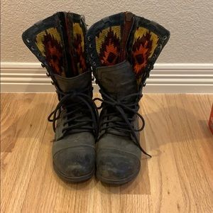 STEVE MADDEN combat boots